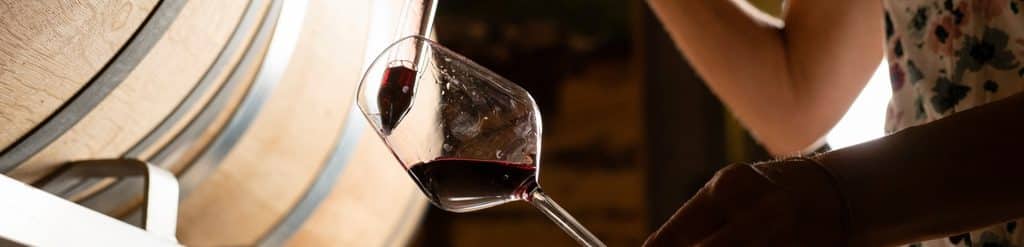 Nos œnologues vous accompagnent tout au long de l'élaboration du vin.
